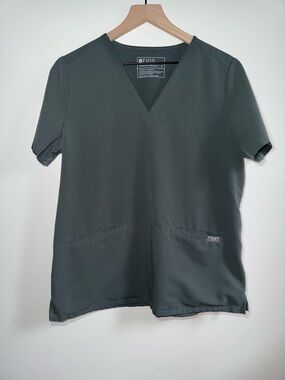 Figs Casma Scrub Top Women Size Medium Bonsai Polyester Blend
